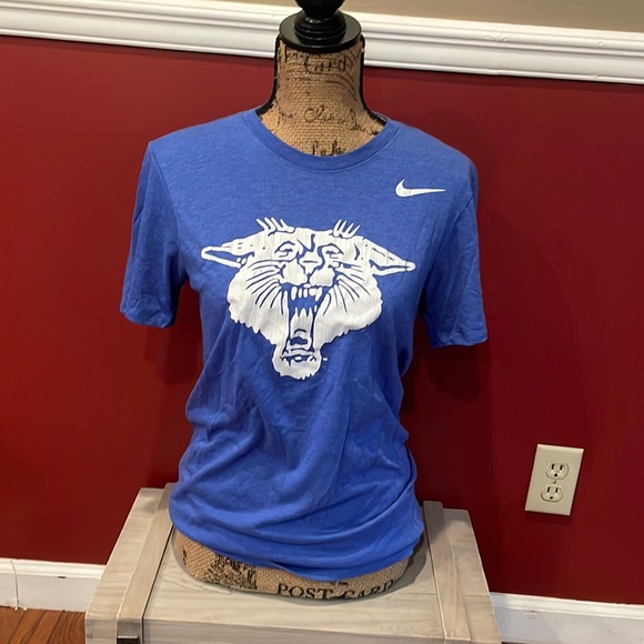Nike Tops - Kentucky Wildcats T-shirt